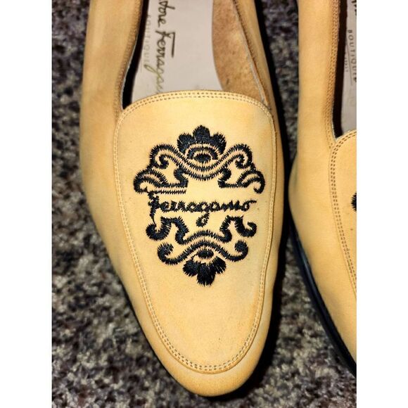 Salvatore Ferragamo | Vintage Suede Embroidered Flats - Picture 4 of 10